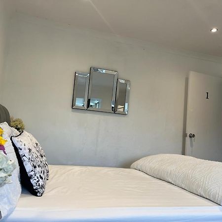 Blessings Of Peace Home Away From Home Cardiff Ngoại thất bức ảnh