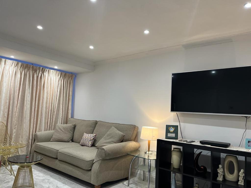 Blessings Of Peace Home Away From Home Cardiff Ngoại thất bức ảnh