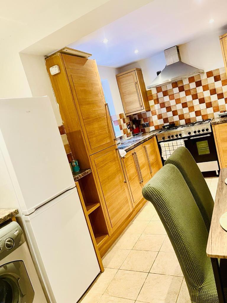 Blessings Of Peace Home Away From Home Cardiff Ngoại thất bức ảnh